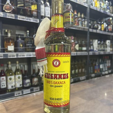 Destilado de Agave maduro Gusanos 100% De Oaxaca con gusano 38%Alc Vol 750ml