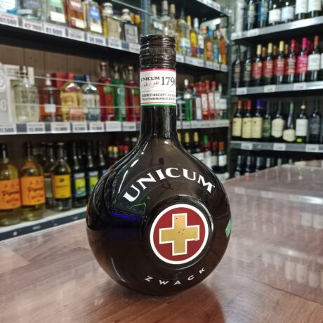 Licor de hierbas Unicum Zwack 40° 1000 cc