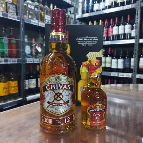 Chivas Regal 12 Años 750ml + Petaca Chivas Regal 13 Años