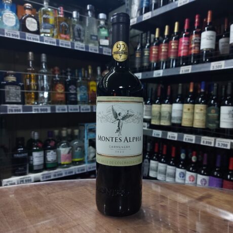Vino Montes Alpha Carmenère 14.5° G.L. 750 C.C.