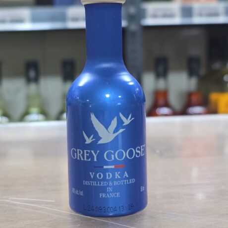 Vodka Grey Goose sabor Original, botella aluminio 40°G / 50ml